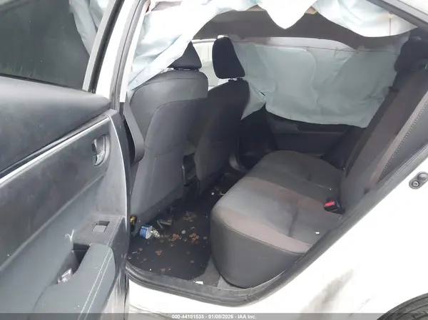 5YFBURHE1JP752444 2018 TOYOTA COROLLA - Image 8