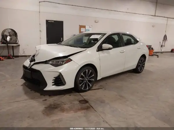 5YFBURHE1JP753920 2018 TOYOTA COROLLA - Image 2