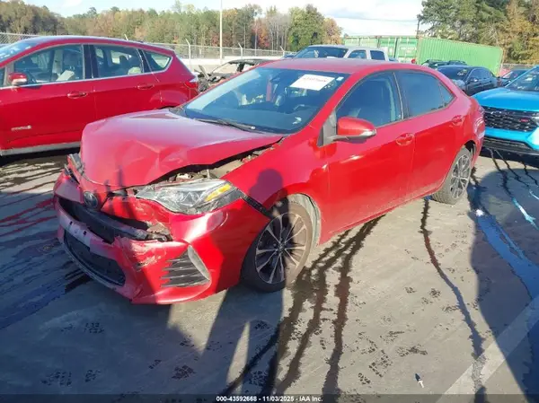 5YFBURHE1JP757045 2018 TOYOTA COROLLA - Image 2