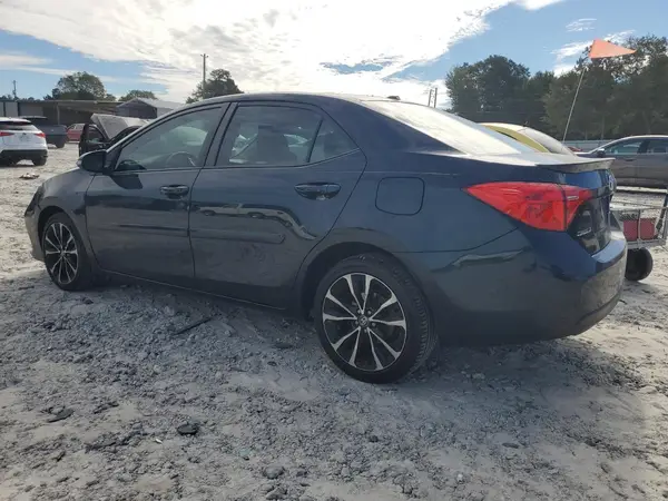 5YFBURHE1JP757563 2018 TOYOTA COROLLA - Image 2