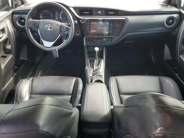 5YFBURHE1JP757563 2018 TOYOTA COROLLA - Image 8