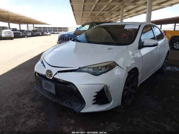 5YFBURHE1JP757630 2018 TOYOTA COROLLA - Image 2