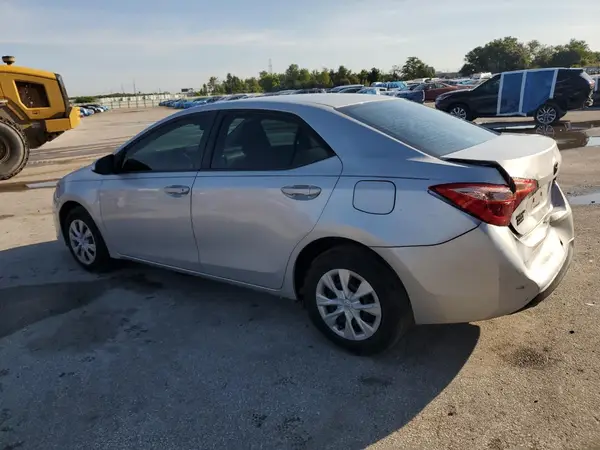 5YFBURHE1JP757675 2018 TOYOTA COROLLA - Image 2