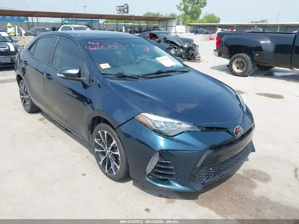 5YFBURHE1JP757756 2018 TOYOTA COROLLA - Image 1