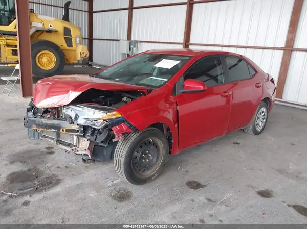 5YFBURHE1JP759071 2018 TOYOTA COROLLA - Image 2