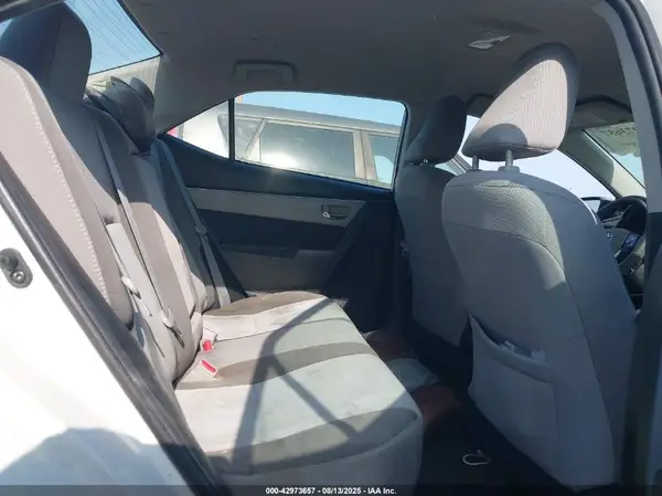 5YFBURHE1JP759281 2018 TOYOTA COROLLA - Image 8