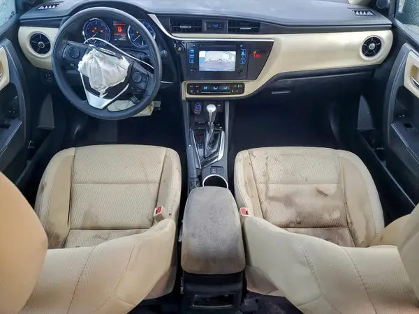 5YFBURHE1JP760155 2018 TOYOTA COROLLA - Image 8