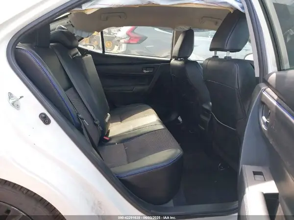 5YFBURHE1JP760205 2018 TOYOTA COROLLA - Image 8