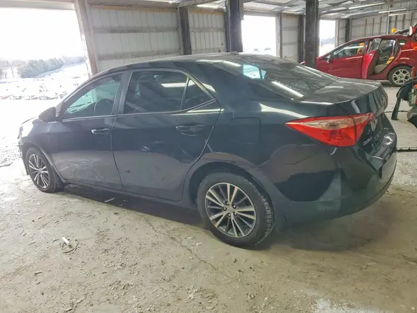 5YFBURHE1JP761578 2018 TOYOTA COROLLA - Image 2