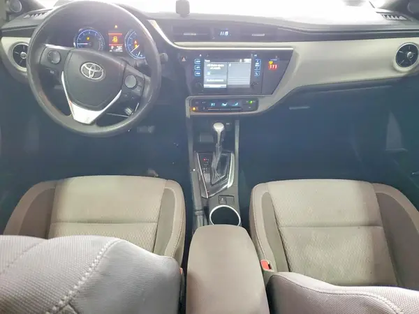 5YFBURHE1JP761578 2018 TOYOTA COROLLA - Image 8