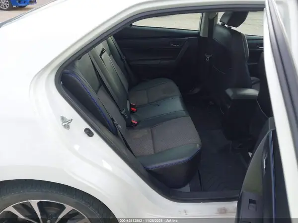 5YFBURHE1JP761712 2018 TOYOTA COROLLA - Image 8