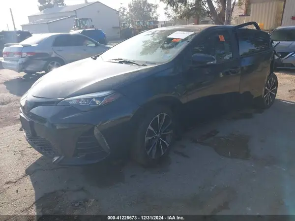 5YFBURHE1JP763041 2018 TOYOTA COROLLA - Image 2