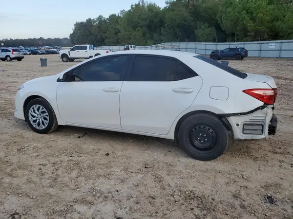 5YFBURHE1JP763119 2018 TOYOTA COROLLA - Image 2