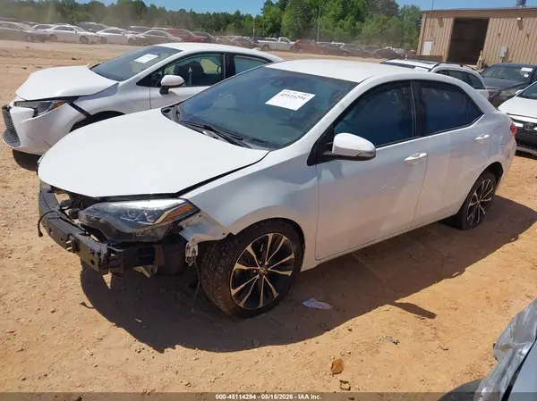 5YFBURHE1JP764903 2018 TOYOTA COROLLA - Image 2