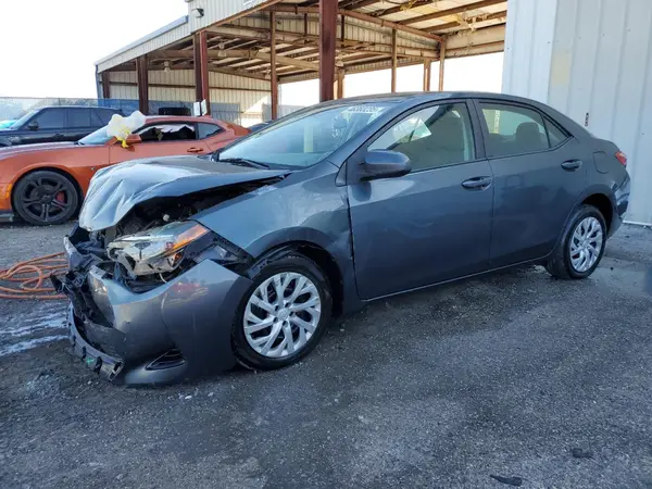 5YFBURHE1JP765212 2018 TOYOTA COROLLA - Image 1