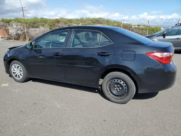 5YFBURHE1JP765338 2018 TOYOTA COROLLA - Image 2