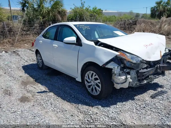 5YFBURHE1JP765551 2018 TOYOTA COROLLA - Image 1