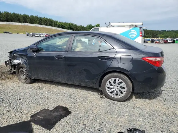 5YFBURHE1JP766036 2018 TOYOTA COROLLA - Image 2