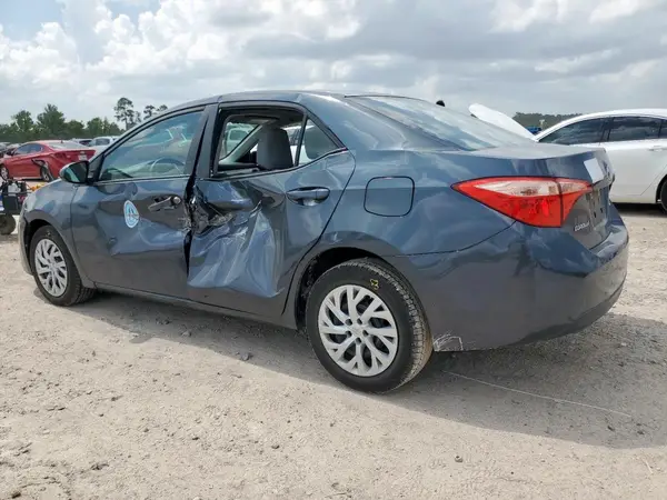5YFBURHE1JP766733 2018 TOYOTA COROLLA - Image 2