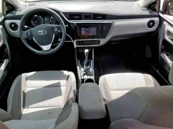 5YFBURHE1JP766733 2018 TOYOTA COROLLA - Image 8