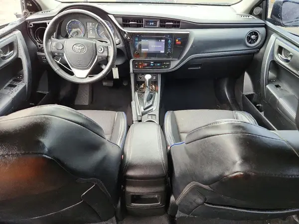 5YFBURHE1JP767672 2018 TOYOTA COROLLA - Image 8