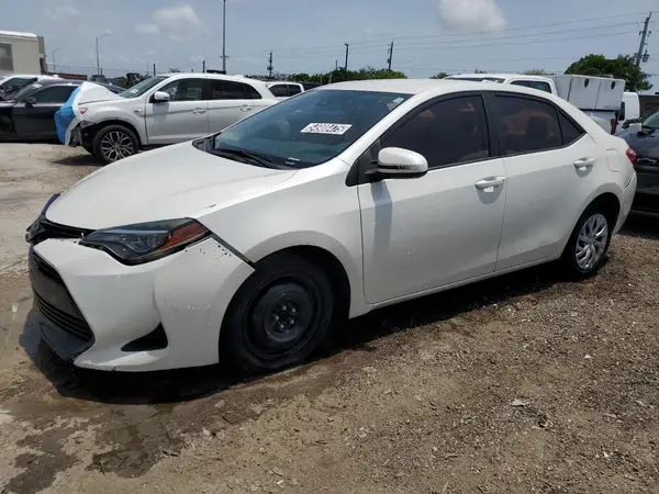 5YFBURHE1JP768790 2018 TOYOTA COROLLA - Image 1