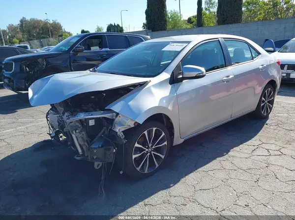 5YFBURHE1JP768904 2018 TOYOTA COROLLA - Image 2