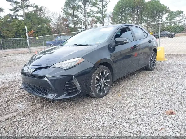 5YFBURHE1JP771236 2018 TOYOTA COROLLA - Image 2