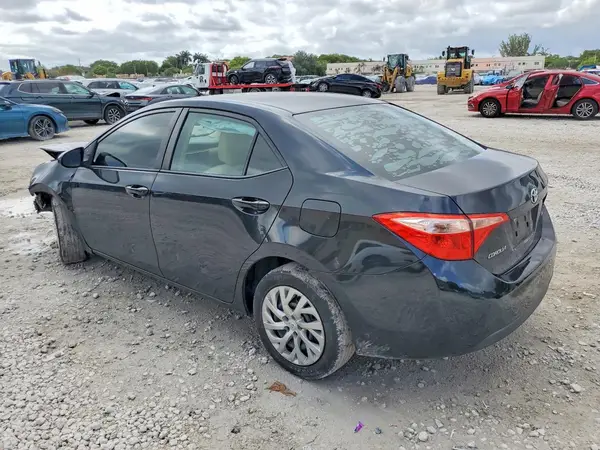 5YFBURHE1JP771334 2018 TOYOTA COROLLA - Image 2