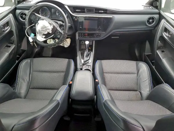5YFBURHE1JP773696 2018 TOYOTA COROLLA - Image 8