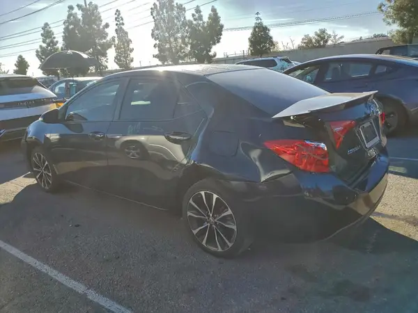 5YFBURHE1JP774282 2018 TOYOTA COROLLA - Image 2