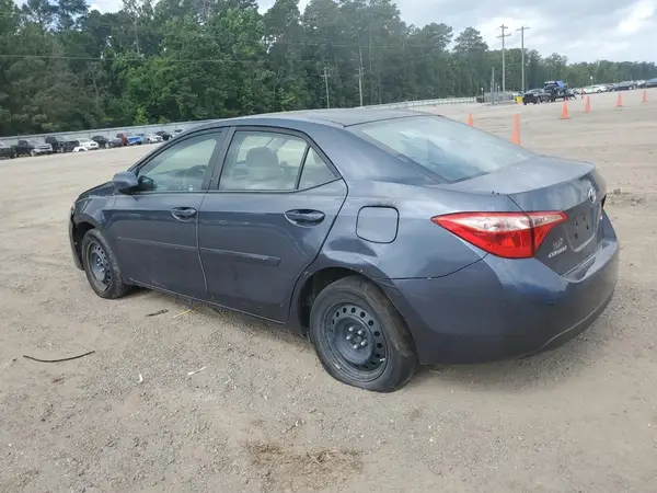 5YFBURHE1JP775559 2018 TOYOTA COROLLA - Image 2