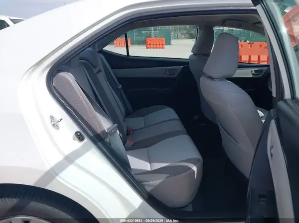 5YFBURHE1JP777487 2018 TOYOTA COROLLA - Image 8