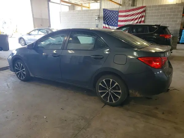5YFBURHE1JP781183 2018 TOYOTA COROLLA - Image 2