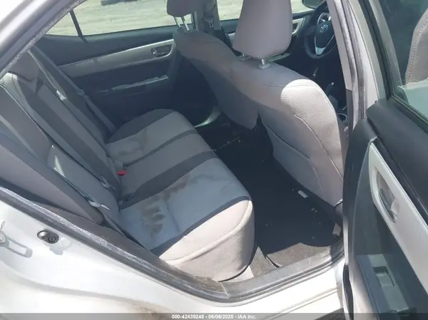 5YFBURHE1JP781670 2018 TOYOTA COROLLA - Image 8