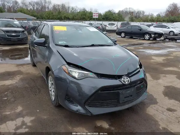 5YFBURHE1JP782236 2018 TOYOTA COROLLA - Image 1