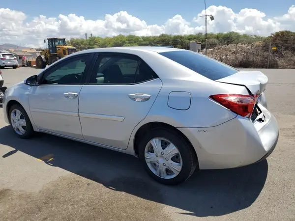 5YFBURHE1JP785170 2018 TOYOTA COROLLA - Image 2