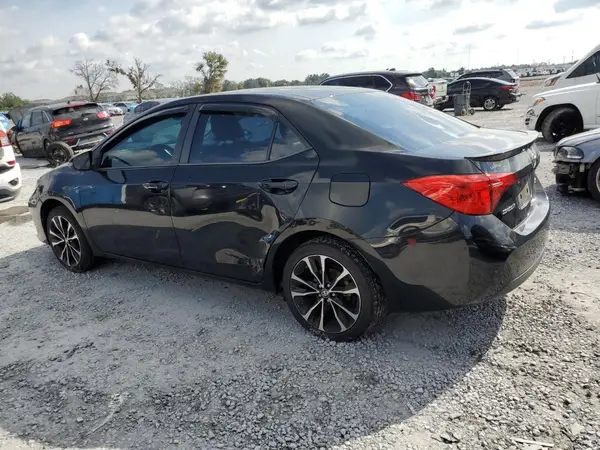 5YFBURHE1JP785427 2018 TOYOTA COROLLA - Image 2