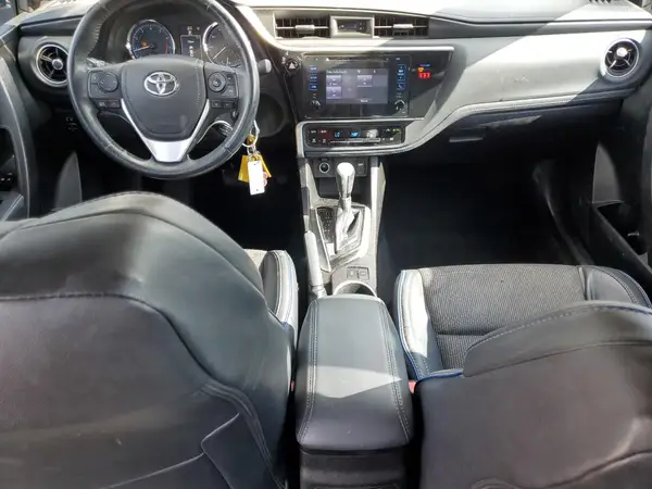 5YFBURHE1JP785427 2018 TOYOTA COROLLA - Image 8