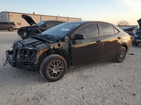 5YFBURHE1JP785881 2018 TOYOTA COROLLA - Image 1