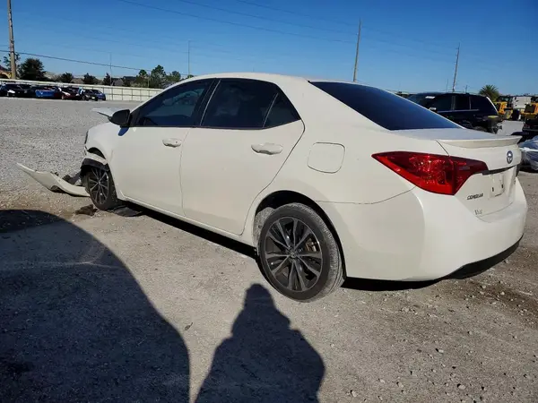5YFBURHE1JP786111 2018 TOYOTA COROLLA - Image 2