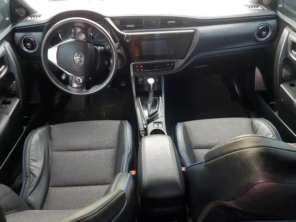 5YFBURHE1JP786626 2018 TOYOTA COROLLA - Image 8