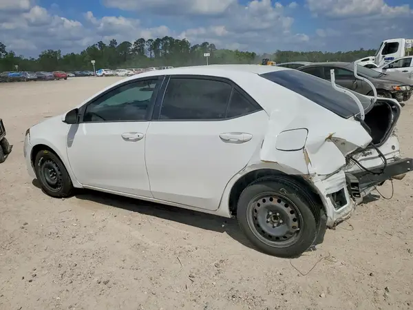 5YFBURHE1JP786870 2018 TOYOTA COROLLA - Image 2
