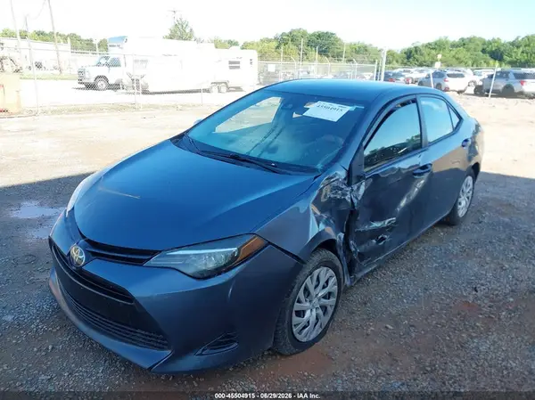 5YFBURHE1JP787730 2018 TOYOTA COROLLA - Image 2