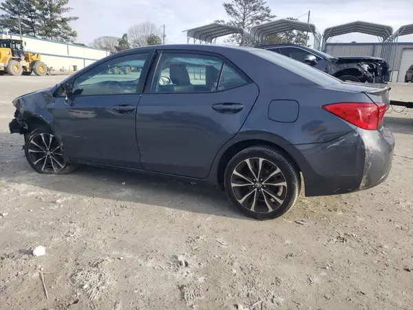 5YFBURHE1JP789932 2018 TOYOTA COROLLA - Image 2