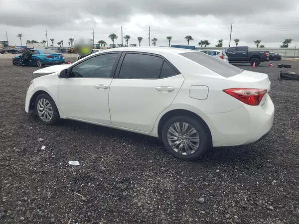 5YFBURHE1JP791583 2018 TOYOTA COROLLA - Image 2