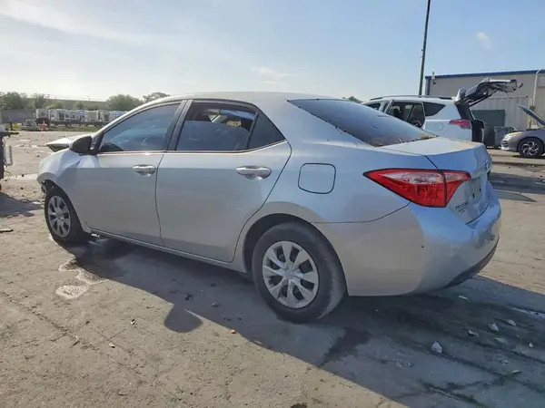 5YFBURHE1JP791597 2018 TOYOTA COROLLA - Image 2