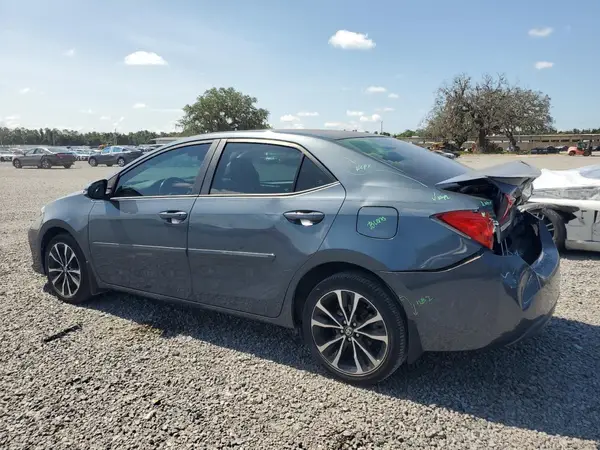 5YFBURHE1JP793124 2018 TOYOTA COROLLA - Image 2