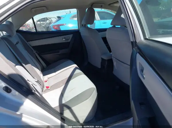 5YFBURHE1JP794662 2018 TOYOTA COROLLA - Image 8