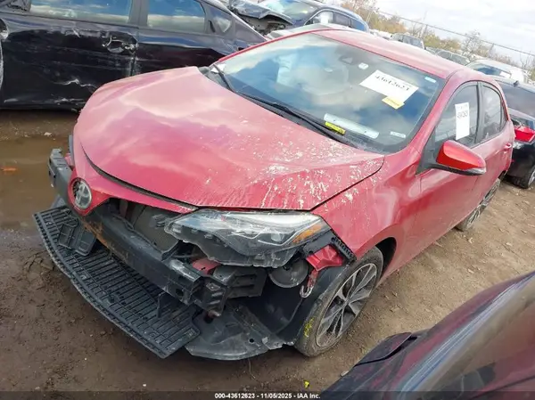 5YFBURHE1JP794967 2018 TOYOTA COROLLA - Image 2